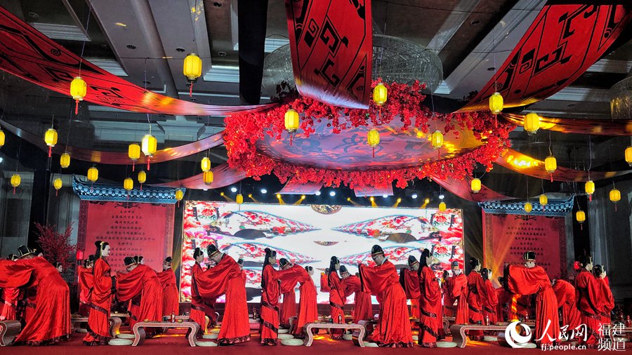 30對來自海峽兩岸的新人在福州舉行漢式集體婚禮