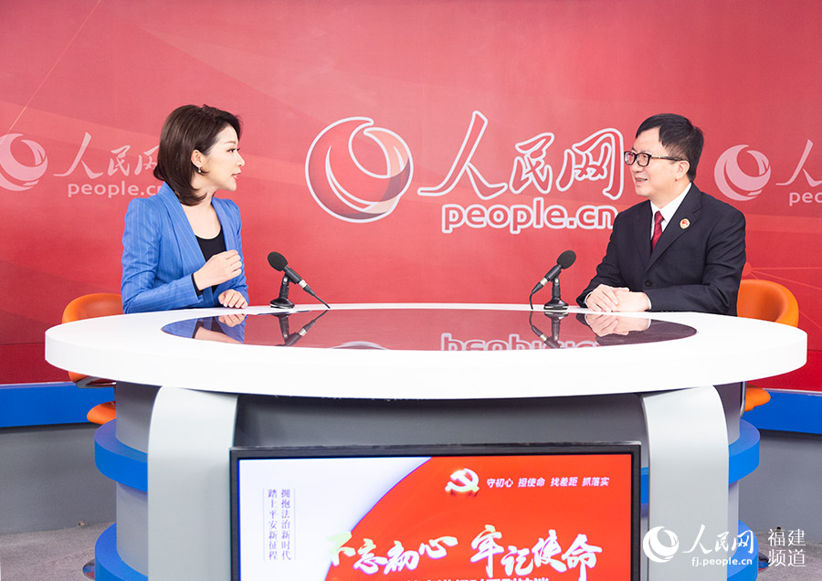 福州市鼓樓區(qū)人民檢察院黨組書記、檢察長江偉做客人民網(wǎng)福建演播室 焦艷攝