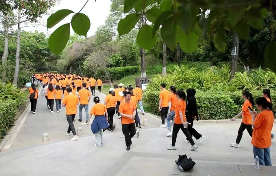 “醫(yī)啟運(yùn)動(dòng)”健步走活動(dòng)現(xiàn)場(chǎng)。晉江市醫(yī)院供圖