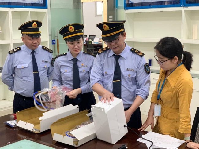 凈水器企業(yè)現(xiàn)場監(jiān)督檢查。福建省衛(wèi)健委供圖