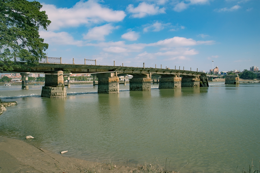 順濟(jì)橋遺址全景。成冬冬攝