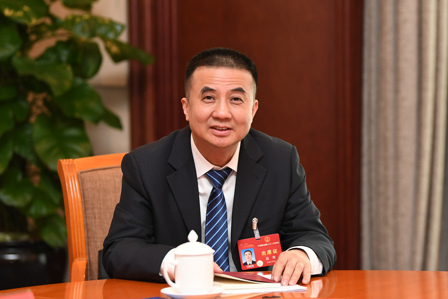 全國人大代表、民進(jìn)福建省委會(huì)副主委、福建師范大學(xué)附屬中學(xué)總督導(dǎo)溫青。受訪者供圖