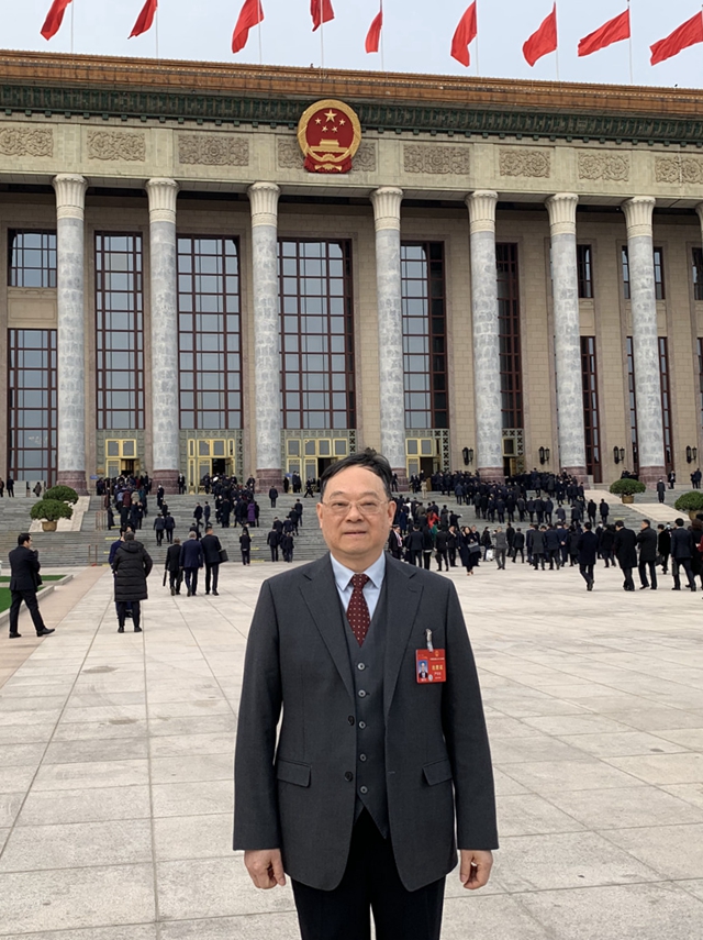 全國人大代表、福建省政協(xié)副主席、民進福建省委會主委嚴可仕。受訪者供圖