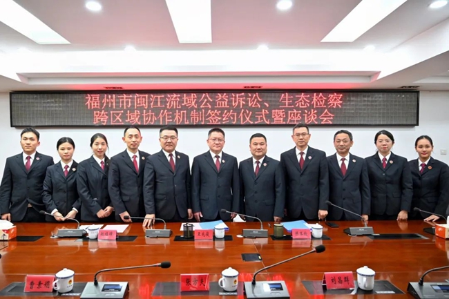 會(huì)簽現(xiàn)場(chǎng)。