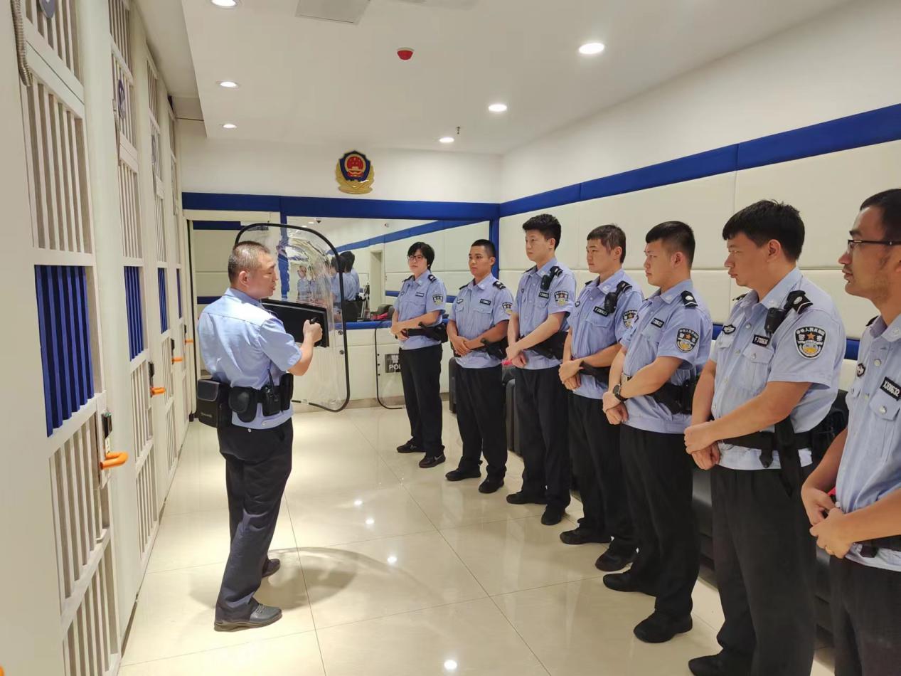 法警大隊(duì)組織訓(xùn)練，提升警務(wù)保障本領(lǐng)。同安法院供圖