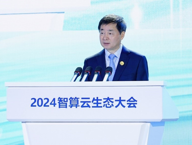 中國電信董事長柯瑞文致辭。主辦方供圖