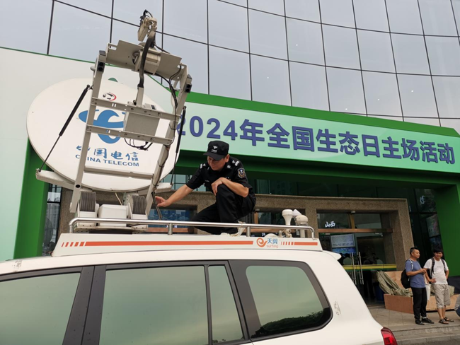 現(xiàn)場調(diào)試應(yīng)急通信保障車
