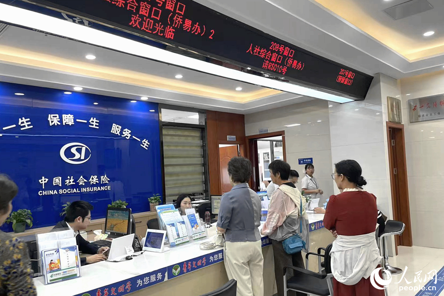明溪縣政務(wù)服務(wù)中心設(shè)有多個“僑易辦”窗口。人民網(wǎng)記者 林盈攝