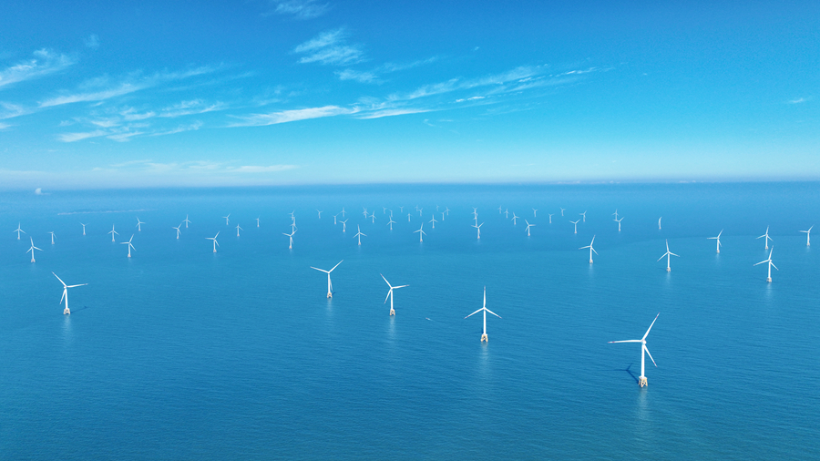 位于福州濱海新城東部海域的海上風電。隋連生攝