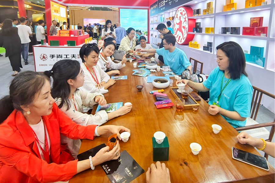 品茗區(qū)座無虛席。主辦方供圖