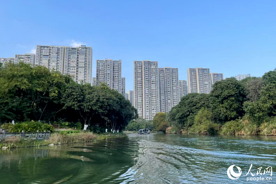 莆田城市綠心，繁華之中綠意盎然。人民網(wǎng)記者 林盈攝