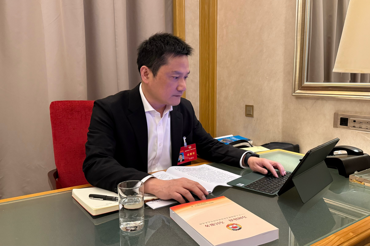 福建省政協(xié)委員、省政協(xié)副秘書長，致公黨福建省委會專職副主委兼秘書長王惠忠。受訪者供圖