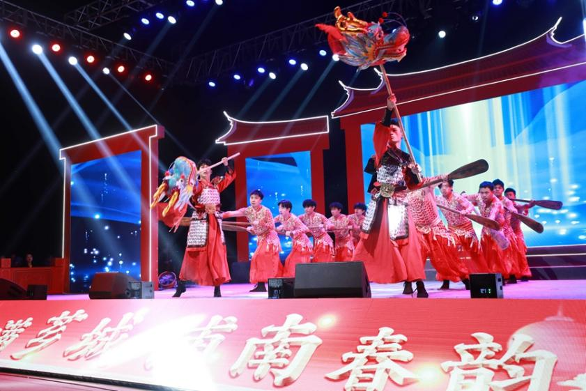 現(xiàn)場(chǎng)表演。鄭文典攝