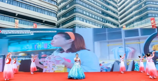 現(xiàn)場表演