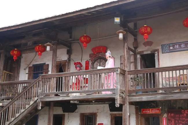 現(xiàn)場(chǎng)表演