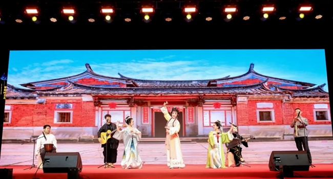 現(xiàn)場表演