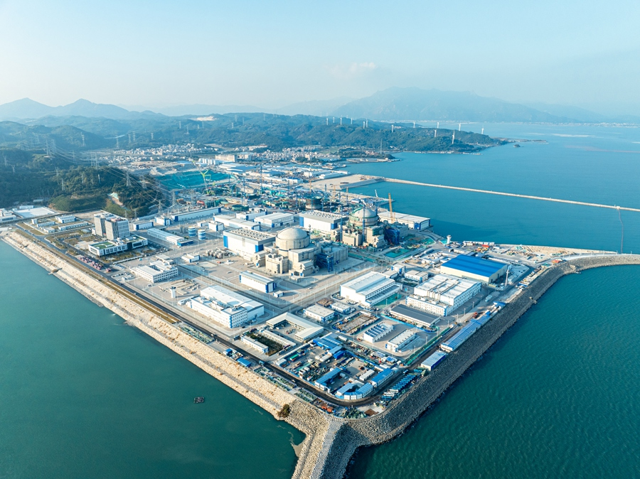 漳州核電基地是我國“華龍一號(hào)”批量化建設(shè)的始發(fā)地，也是目前全球最大的“華龍一號(hào)”核電基地。中核國電漳州能源供圖