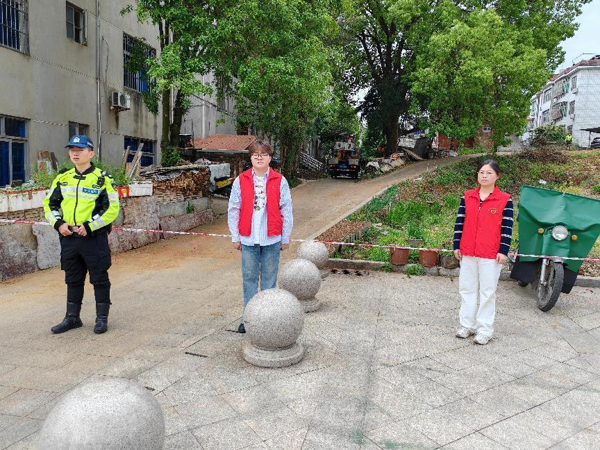 施工現(xiàn)場拉起警戒線。明溪縣融媒體中心供圖