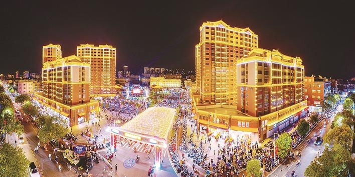 云霄縣中心城市經(jīng)濟(jì)發(fā)展片夜晚煙火氣濃 吳建云 攝