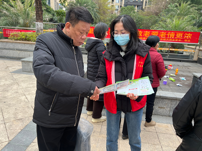 音西街道清華社區(qū)青年黨員開(kāi)展相關(guān)知識(shí)宣傳活動(dòng)