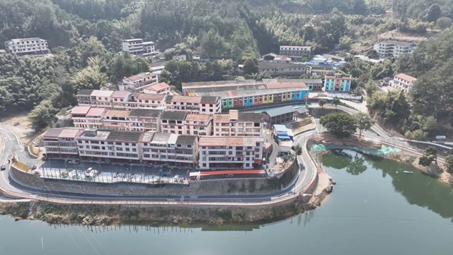 移民村民生基礎(chǔ)建設(shè)逐漸完善