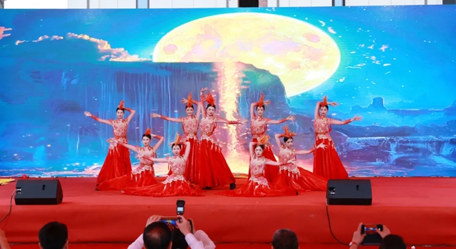 現(xiàn)場表演