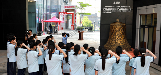 學(xué)生代表宣誓。安溪縣公安局供圖