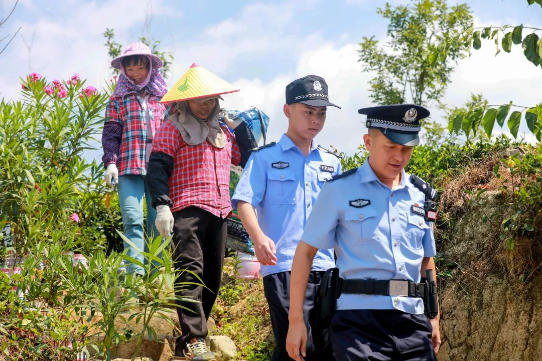 民警開展巡邏。安溪縣公安局供圖