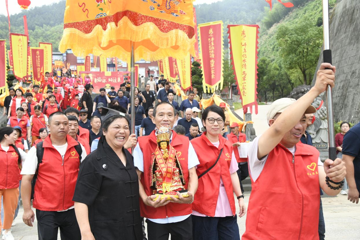“天下奶娘回祖廟”活動現(xiàn)場。唐明珍攝