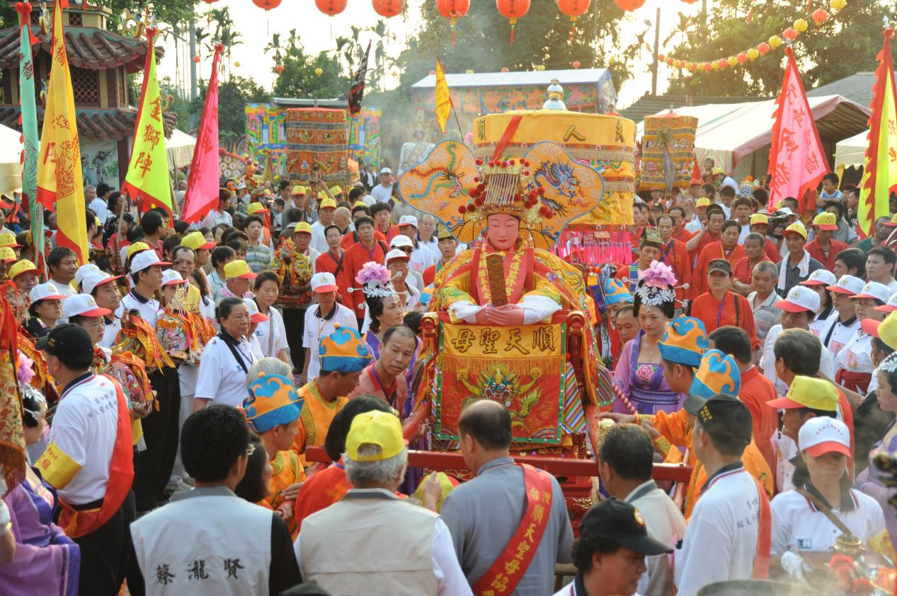 2009年，臨水宮祖廟順天圣母陳靖姑金身在臺(tái)灣巡游。蘇新金攝