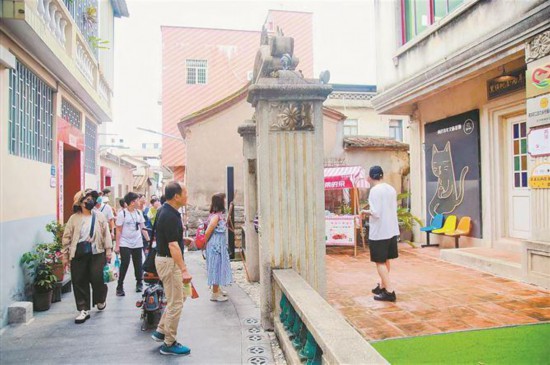 后溪城內(nèi)社積極挖掘歷史人文，引入臺青力量開發(fā)文旅品牌，活化利用古厝。圖為城內(nèi)“黑貓”兩岸青年文創(chuàng)基地。集美區(qū)臺辦供圖