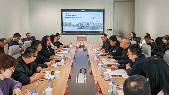 泉州市委網(wǎng)信辦針對企業(yè)痛點(diǎn)難點(diǎn)，指導(dǎo)安踏、九牧等重點(diǎn)企業(yè)建立“應(yīng)對網(wǎng)絡(luò)侵權(quán)信息協(xié)同工作機(jī)制”。